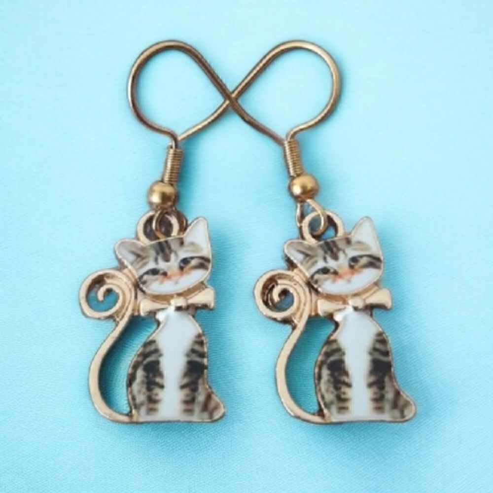 Kitty Cat Tabby Small Bow Dangling Hook Earrings